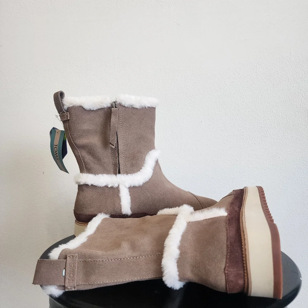 NWT TOMS Makenna Water Resistant Leather Suede Boots Grey Size 8